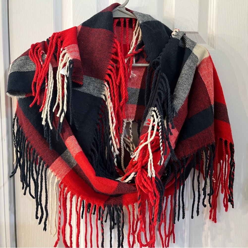 American Eagle Outfitters Red and Black Plaid Scarf with Fringe